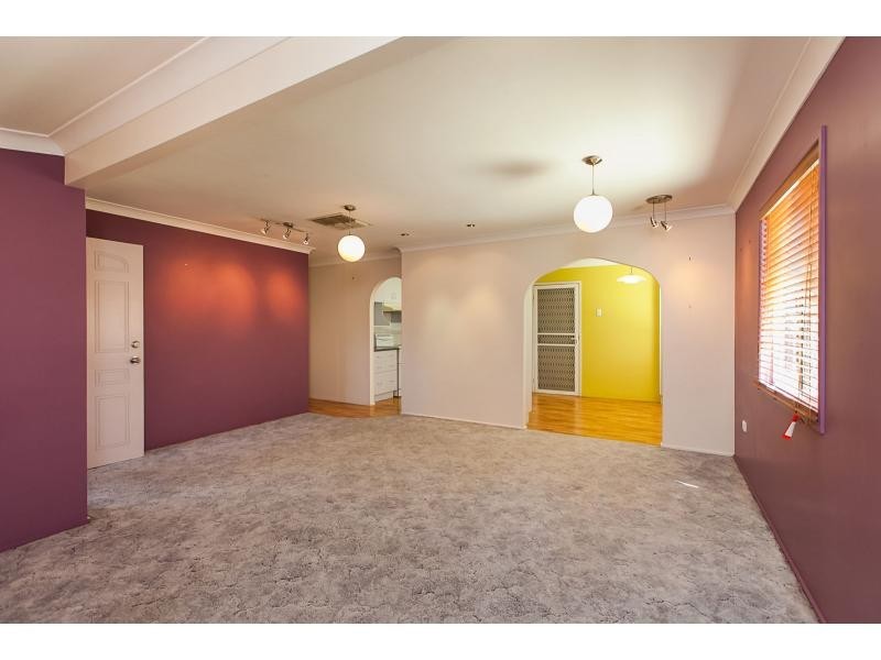 16 Elwing Street, Kawana QLD 4701