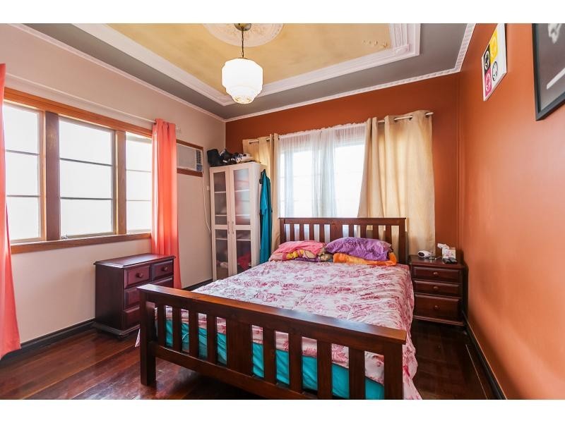 156 Earl Street, Berserker QLD 4701