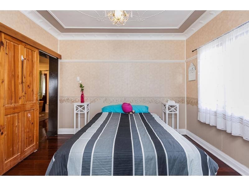 156 Earl Street, Berserker QLD 4701