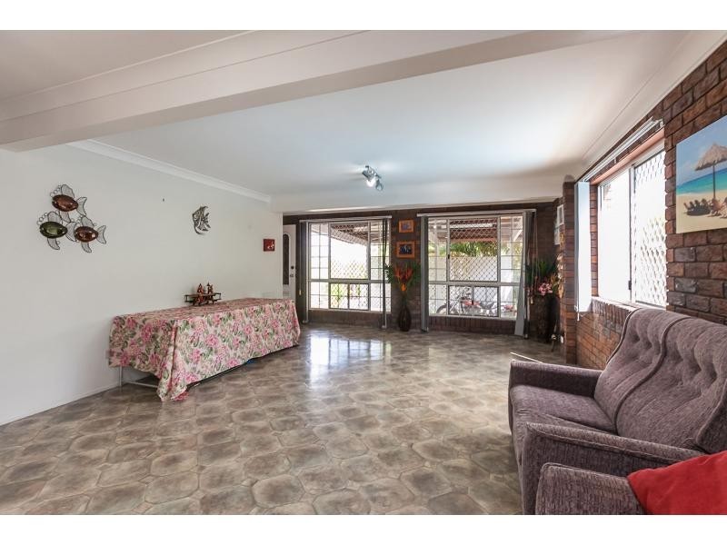 326 Bloxsom Street, Koongal QLD 4701