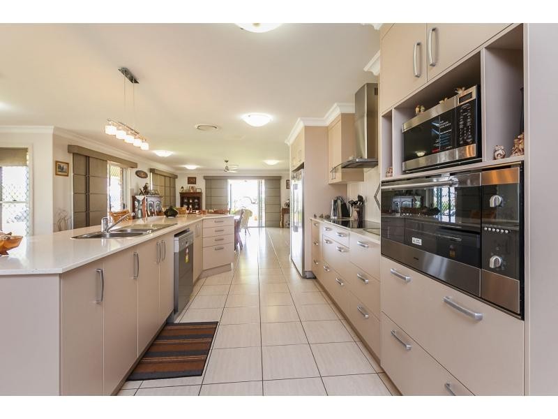 35 Windsor Street, Gracemere QLD 4702