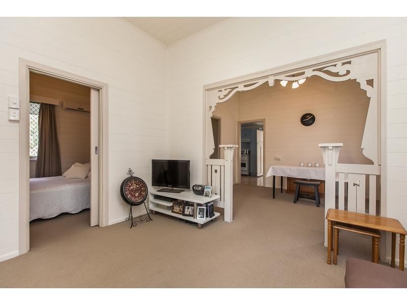 57 Lakes Creek Road, Berserker QLD 4701