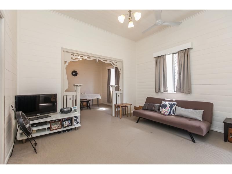 57 Lakes Creek Road, Berserker QLD 4701