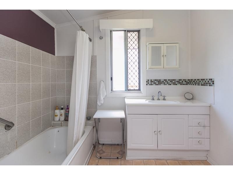 57 Lakes Creek Road, Berserker QLD 4701