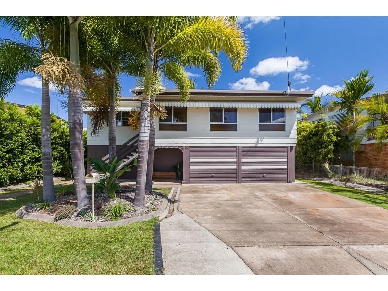 32 Locke Street, Kawana QLD 4701