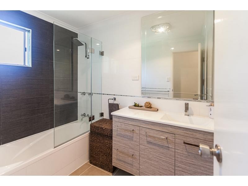 32 Locke Street, Kawana QLD 4701