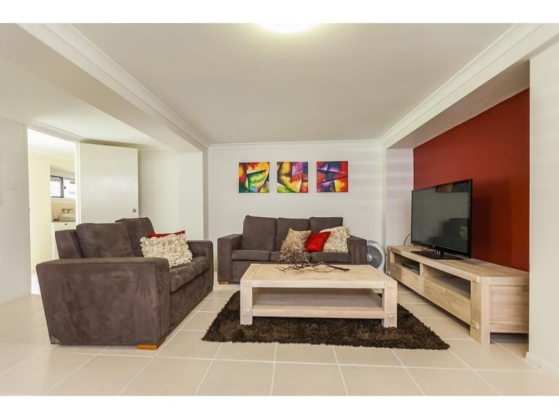32 Locke Street, Kawana QLD 4701