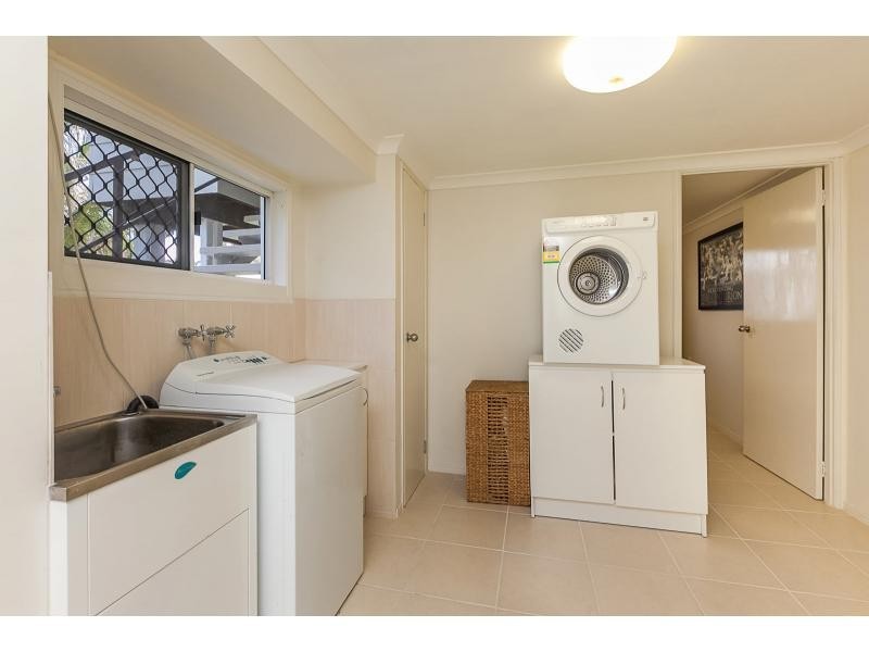 32 Locke Street, Kawana QLD 4701