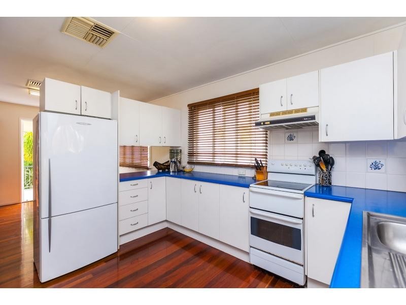 228 Richardson Road, Park Avenue QLD 4701