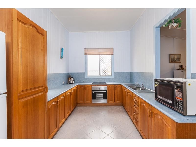 921 Yaamba Road, Parkhurst QLD 4702