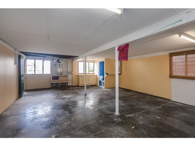 16 Davidson Street, Park Avenue QLD 4701