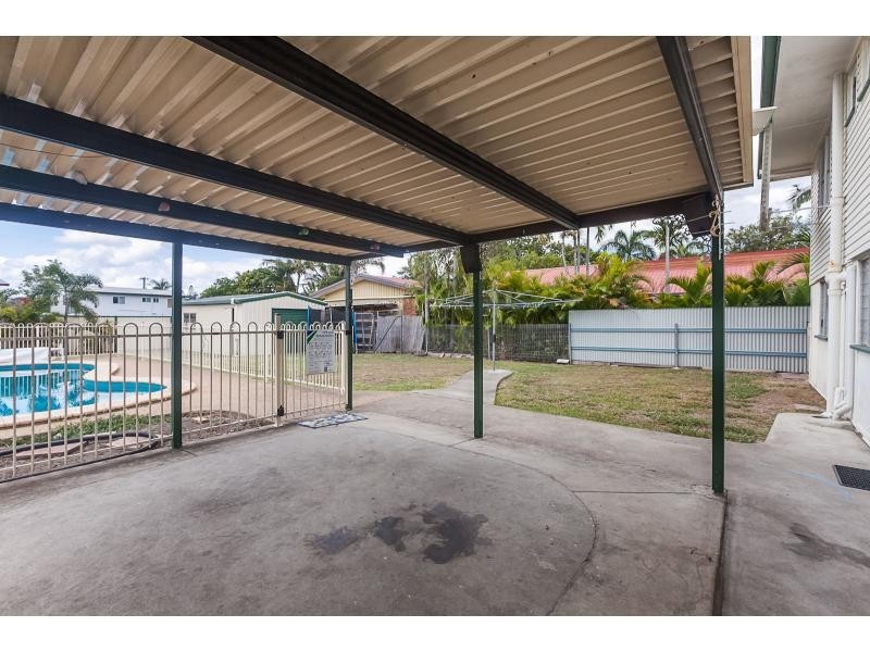 16 Davidson Street, Park Avenue QLD 4701