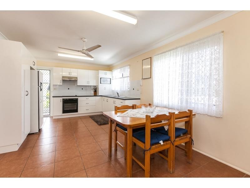 36 Barker Street, Kawana QLD 4701