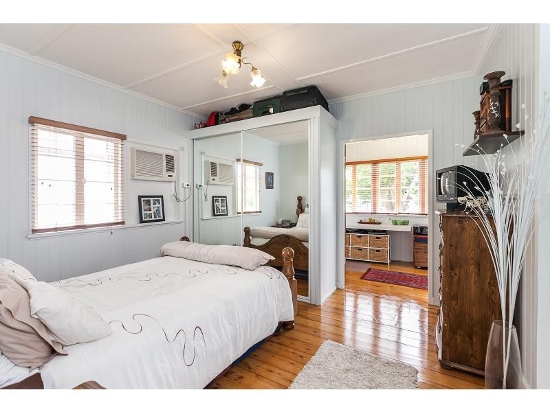 28 Cowap Street, Park Avenue QLD 4701