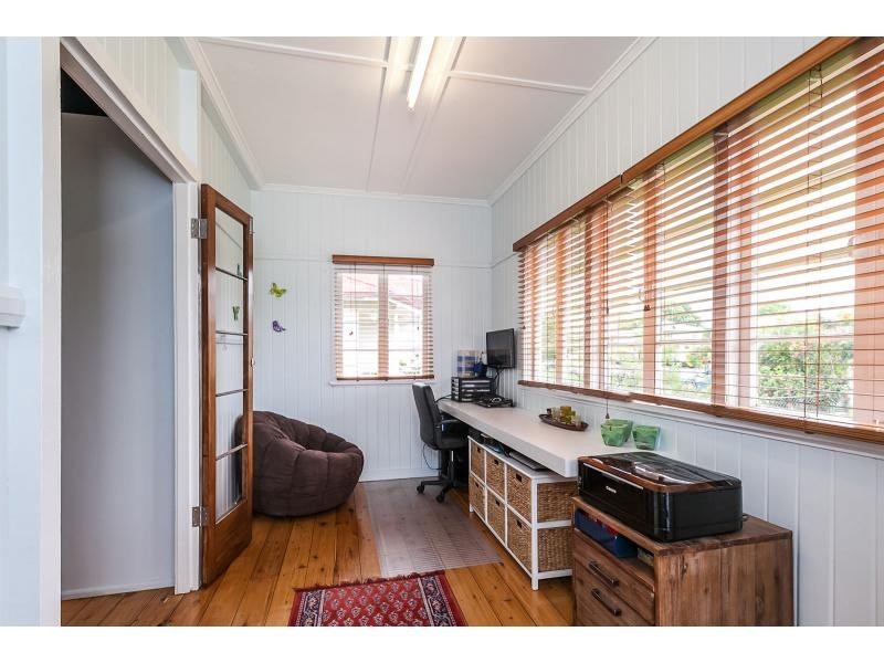28 Cowap Street, Park Avenue QLD 4701