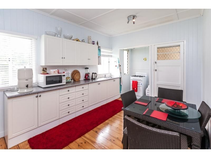 28 Cowap Street, Park Avenue QLD 4701