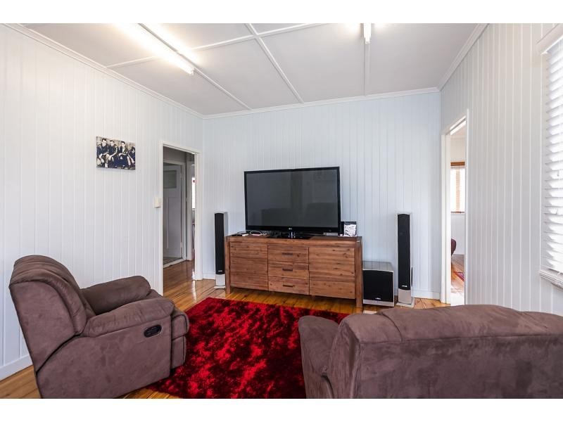 28 Cowap Street, Park Avenue QLD 4701