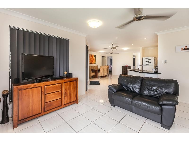 1 John Oxley Drive, Gracemere QLD 4702