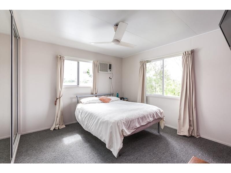 110 Park Street, Park Avenue QLD 4701