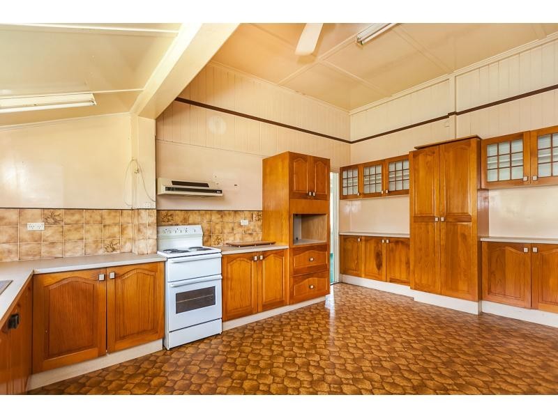 89 Lakes Creek Road, Berserker QLD 4701