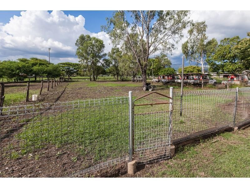 89 Lakes Creek Road, Berserker QLD 4701