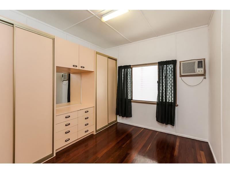 10 Lauga Street, Park Avenue QLD 4701