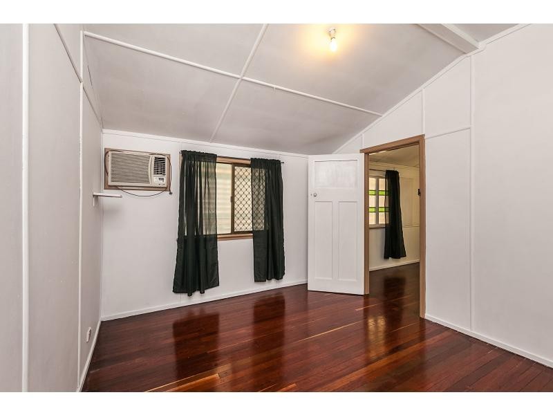 10 Lauga Street, Park Avenue QLD 4701