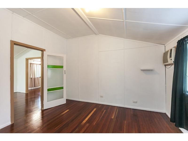 10 Lauga Street, Park Avenue QLD 4701