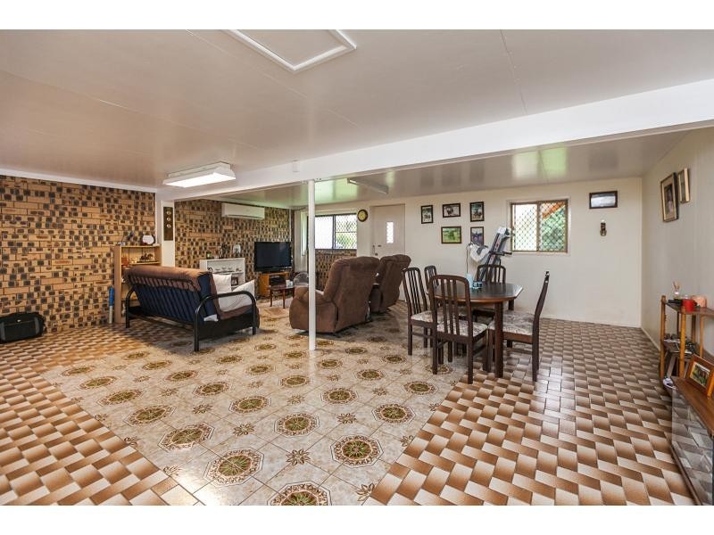 73 Nerimbera School Road, Nerimbera QLD 4701