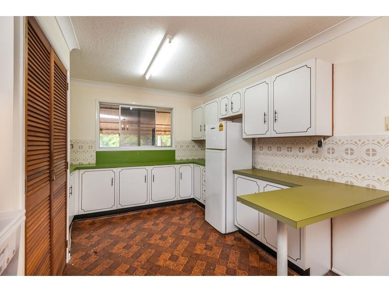73 Nerimbera School Road, Nerimbera QLD 4701
