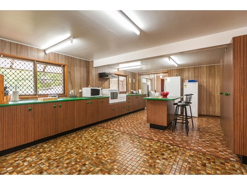 73 Nerimbera School Road, Nerimbera QLD 4701