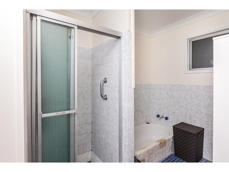 73 Nerimbera School Road, Nerimbera QLD 4701