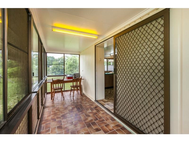 73 Nerimbera School Road, Nerimbera QLD 4701