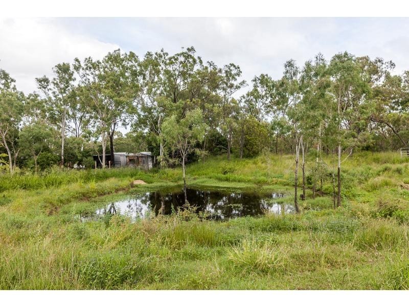 73 Nerimbera School Road, Nerimbera QLD 4701
