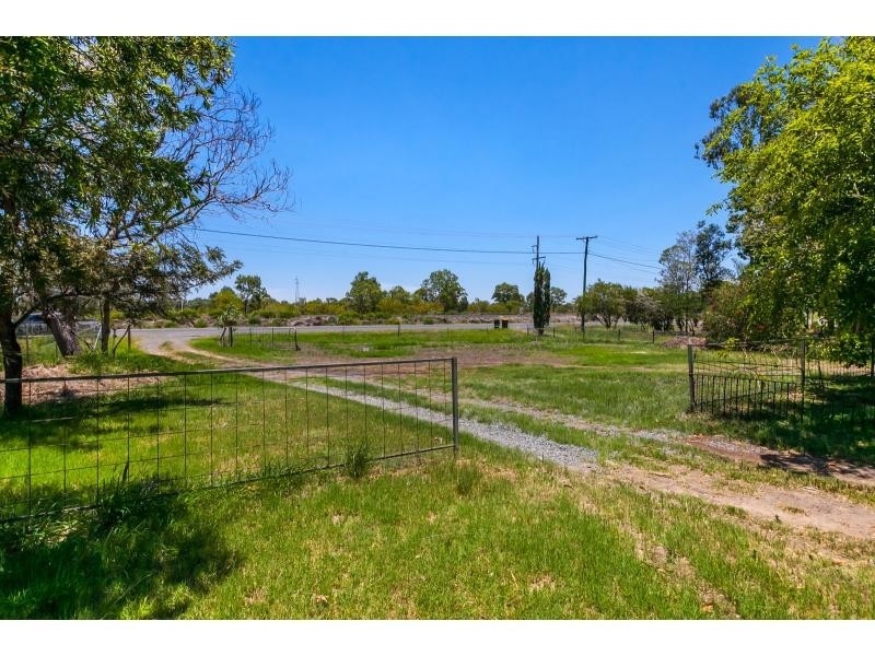 609 Lakes Creek Road, Lakes Creek QLD 4701