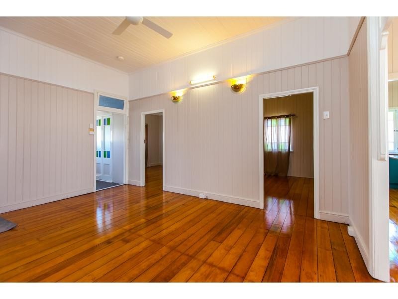 10 Lloyd Street, Park Avenue QLD 4701