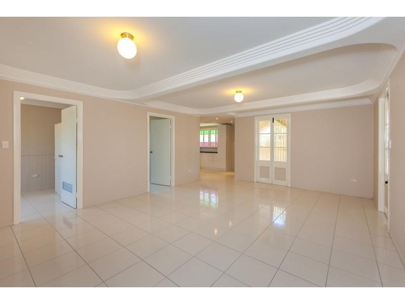 10 Lloyd Street, Park Avenue QLD 4701
