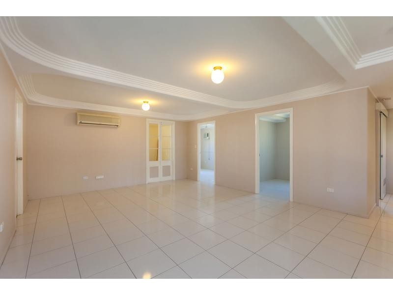 10 Lloyd Street, Park Avenue QLD 4701