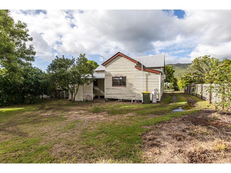 430 Lakes Creek Road, Lakes Creek QLD 4701