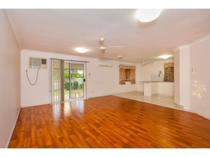 2/5 Carara Drive, Kawana QLD 4701