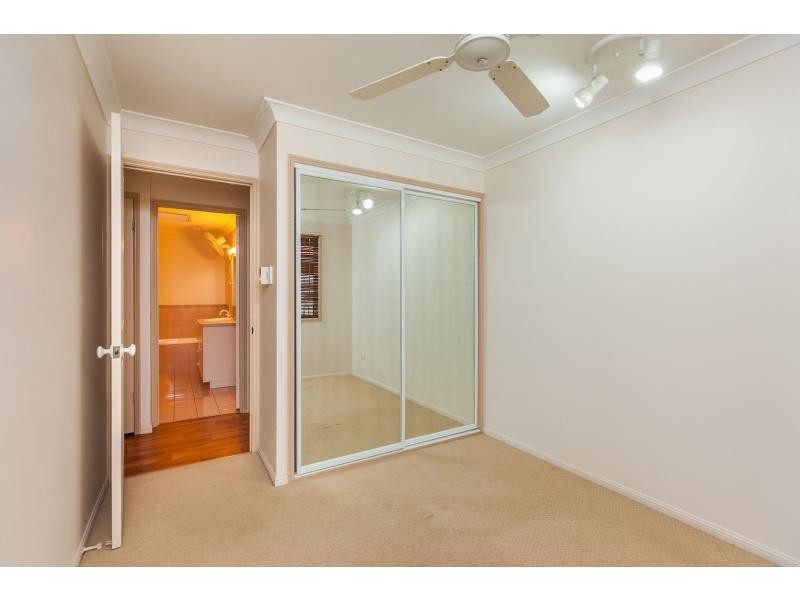 2/5 Carara Drive, Kawana QLD 4701