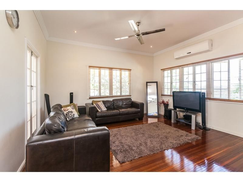 156 Agnes Street, The Range QLD 4700