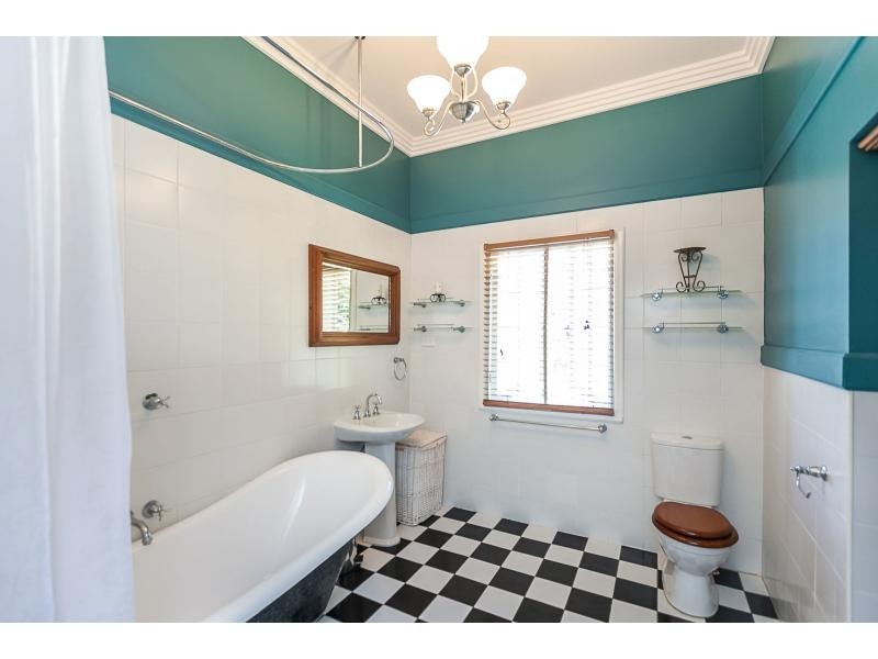 156 Agnes Street, The Range QLD 4700