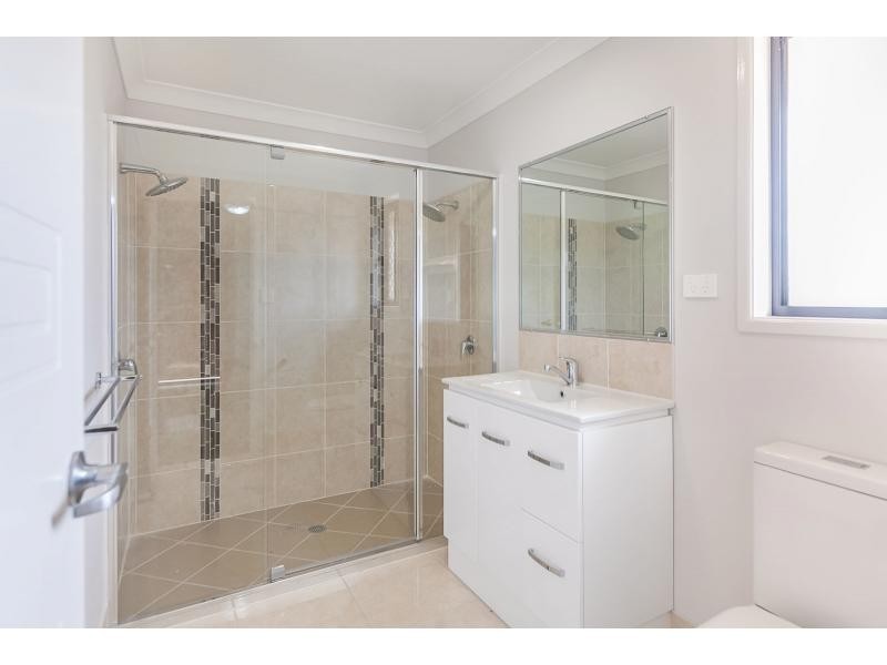 8 Bryce Court, Gracemere QLD 4702