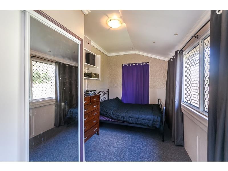 194 Berserker Street, Berserker QLD 4701