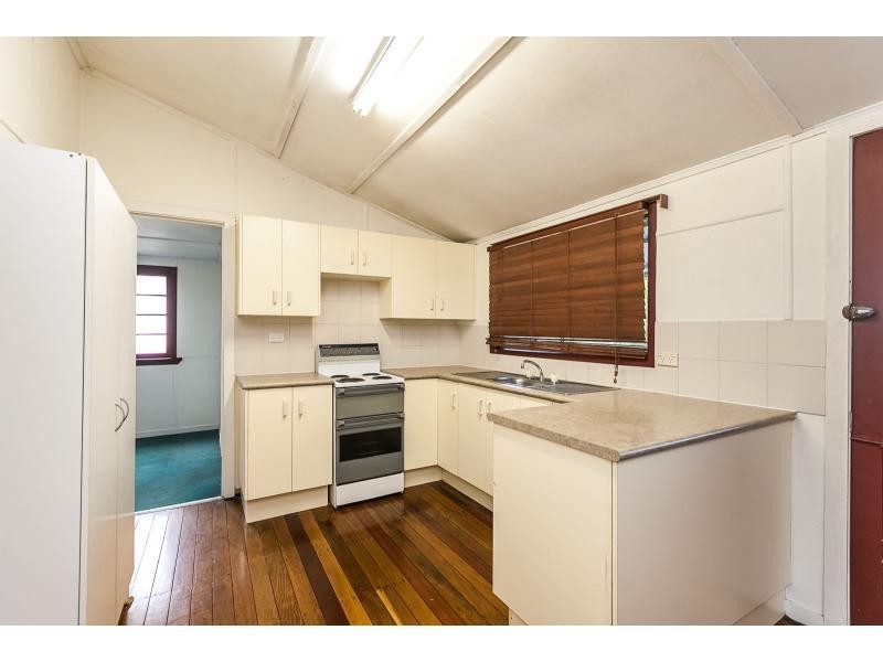 140 High Street, Berserker QLD 4701