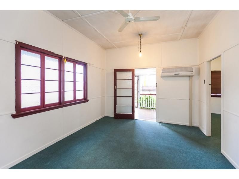 140 High Street, Berserker QLD 4701