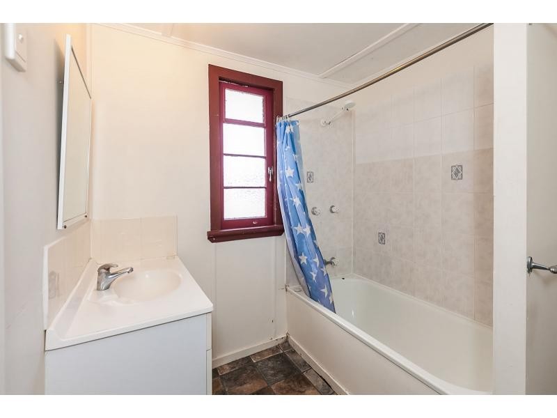 140 High Street, Berserker QLD 4701
