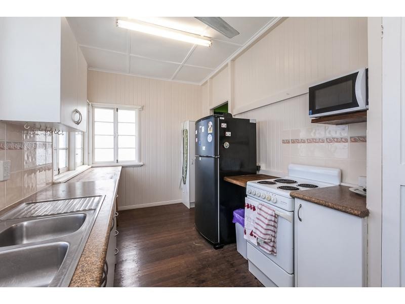 302 Waterloo Street, Berserker QLD 4701