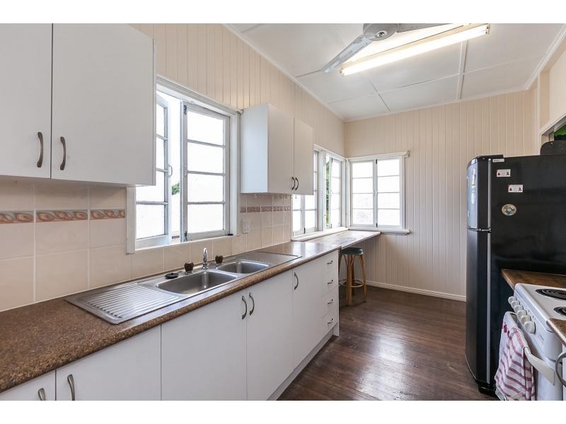 302 Waterloo Street, Berserker QLD 4701